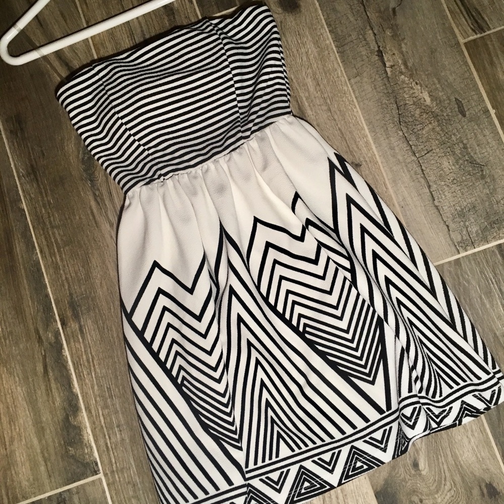 Black and white strapless dress